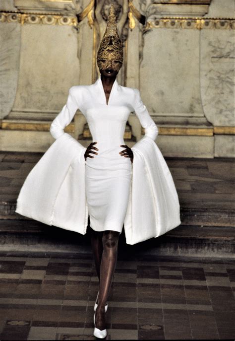 haute couture 1997 givenchy|givenchy photoshoot.